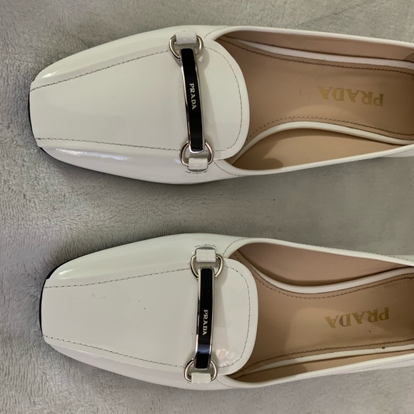 PRADA - Picture 2 of 8